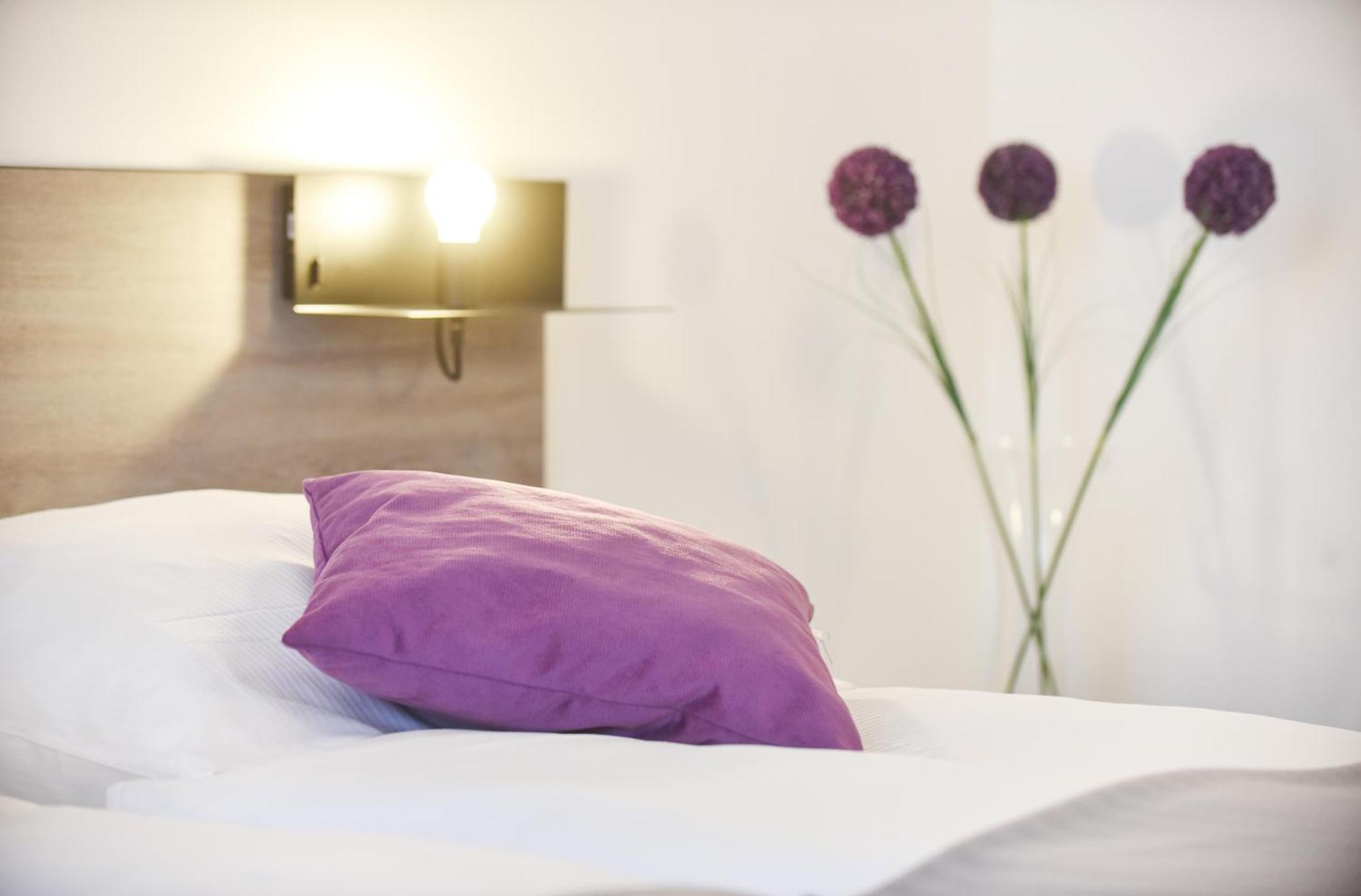 Prima Inn Hotel & Hof Neuruppin - Digitales & Rezeptionsloses Motel Екстер'єр фото