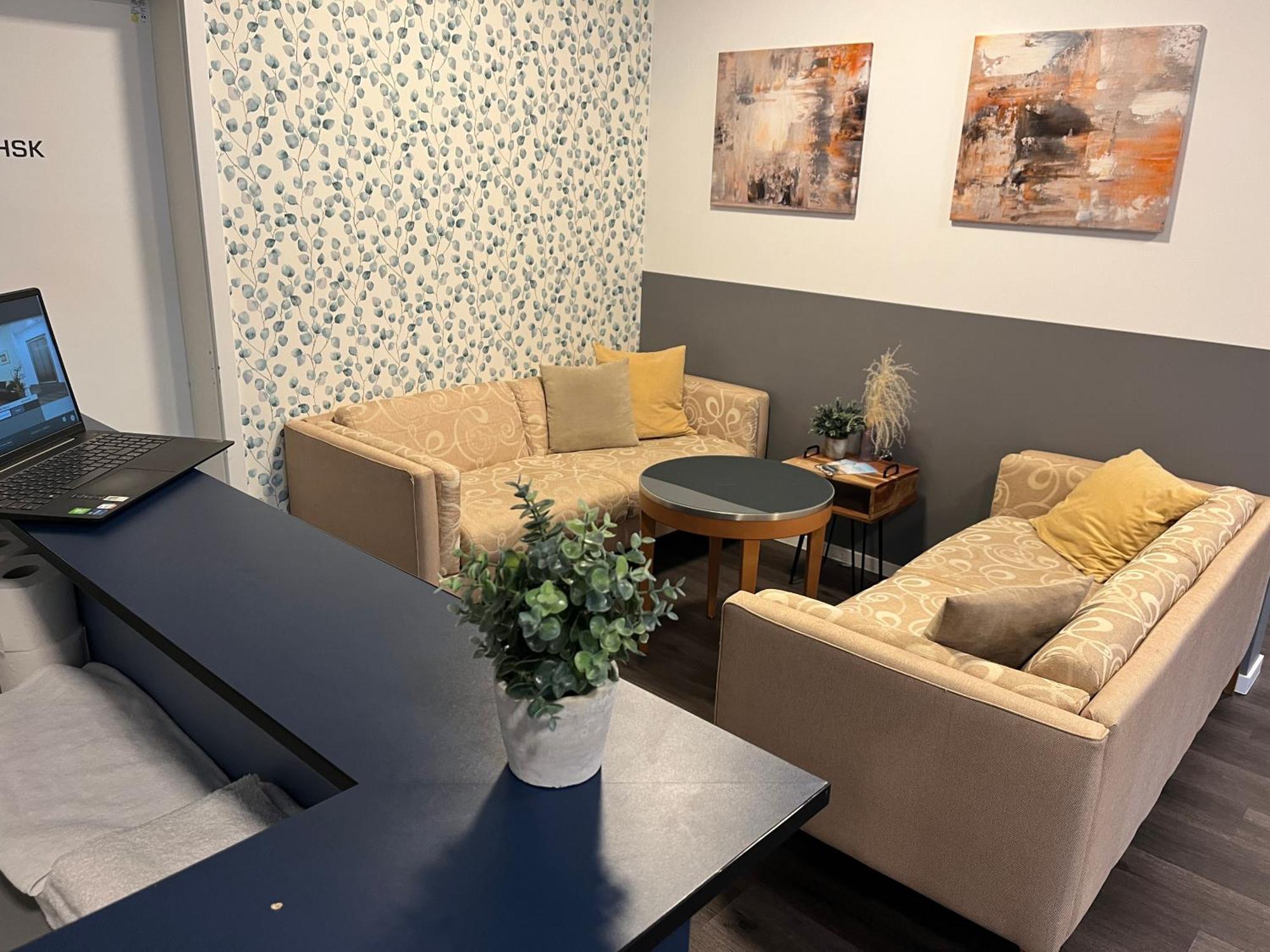 Prima Inn Hotel & Hof Neuruppin - Digitales & Rezeptionsloses Motel Екстер'єр фото
